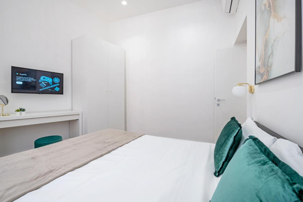 White Flat Cross Apartment Рим Екстериор снимка