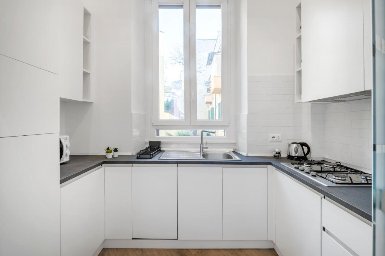White Flat Cross Apartment Рим Екстериор снимка